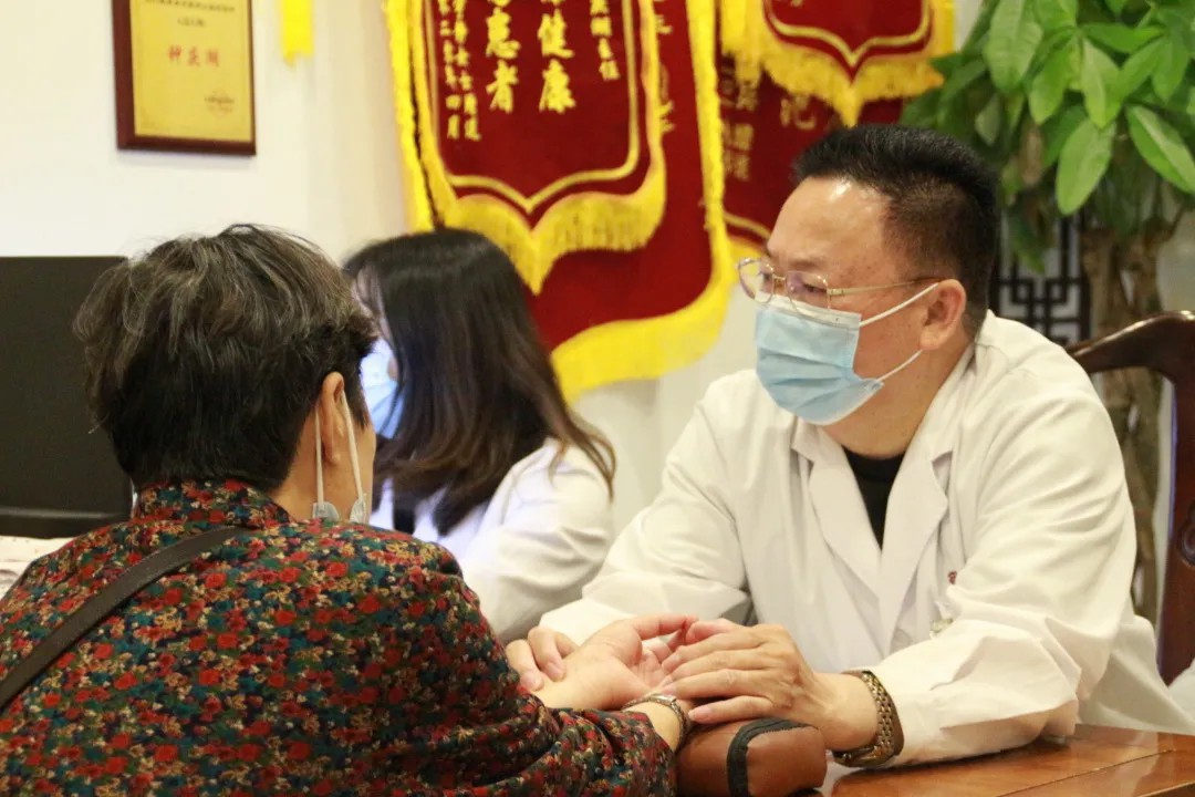 【聚焦御生名医 传承中医文化】成都御生堂五一惠享健康活动取得圆满成功!
